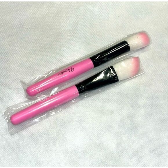 Daxstar Other - Daxstar Makeup Brushes Set of 2 Pink Black NEW